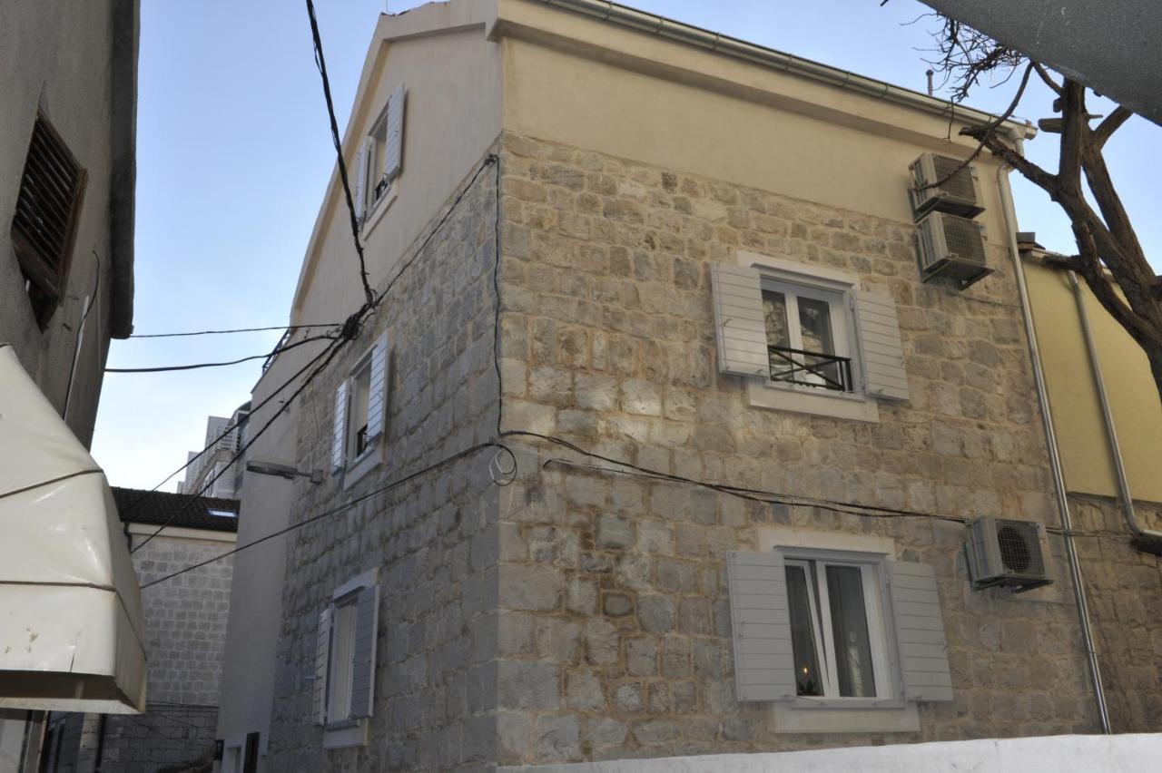 Merla Luxury Split